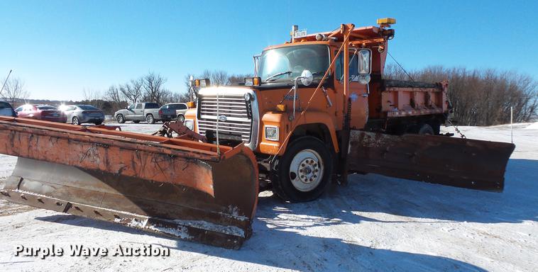 image for item DC1132 1987 Ford L8000 dump truck