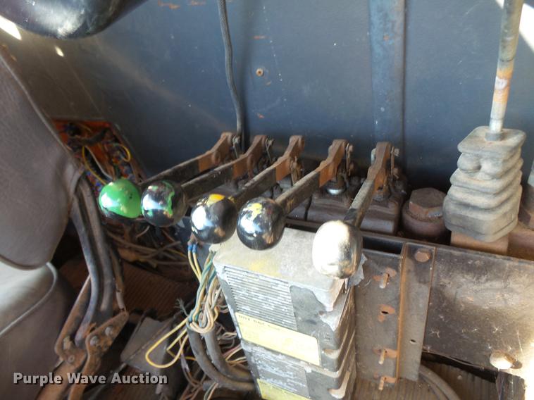 image for item DC1132 1987 Ford L8000 dump truck