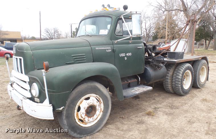 image for item DC1893 1953 International RF192 flatbed truck