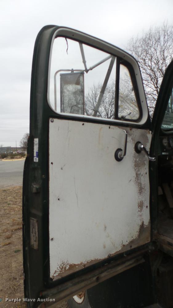 image for item DC1893 1953 International RF192 flatbed truck