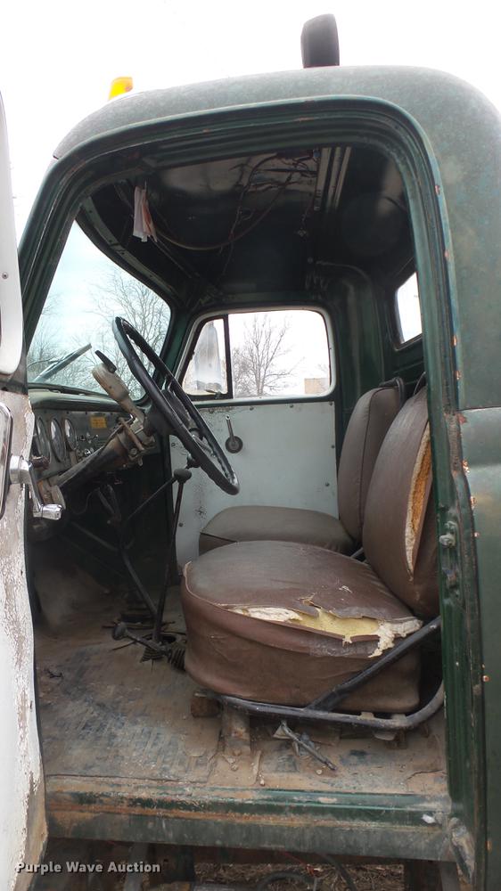 image for item DC1893 1953 International RF192 flatbed truck