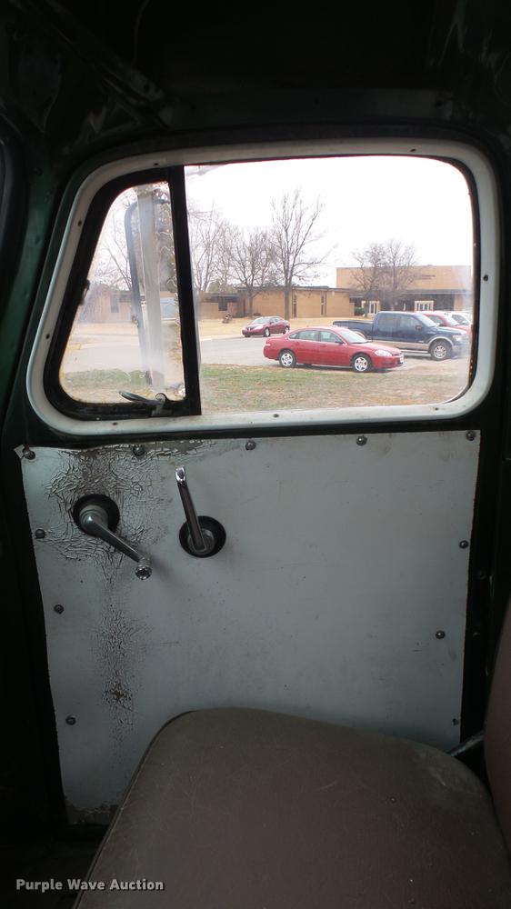 image for item DC1893 1953 International RF192 flatbed truck