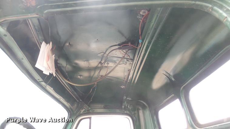 image for item DC1893 1953 International RF192 flatbed truck