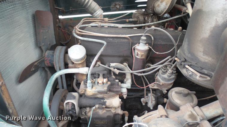 image for item DC1893 1953 International RF192 flatbed truck