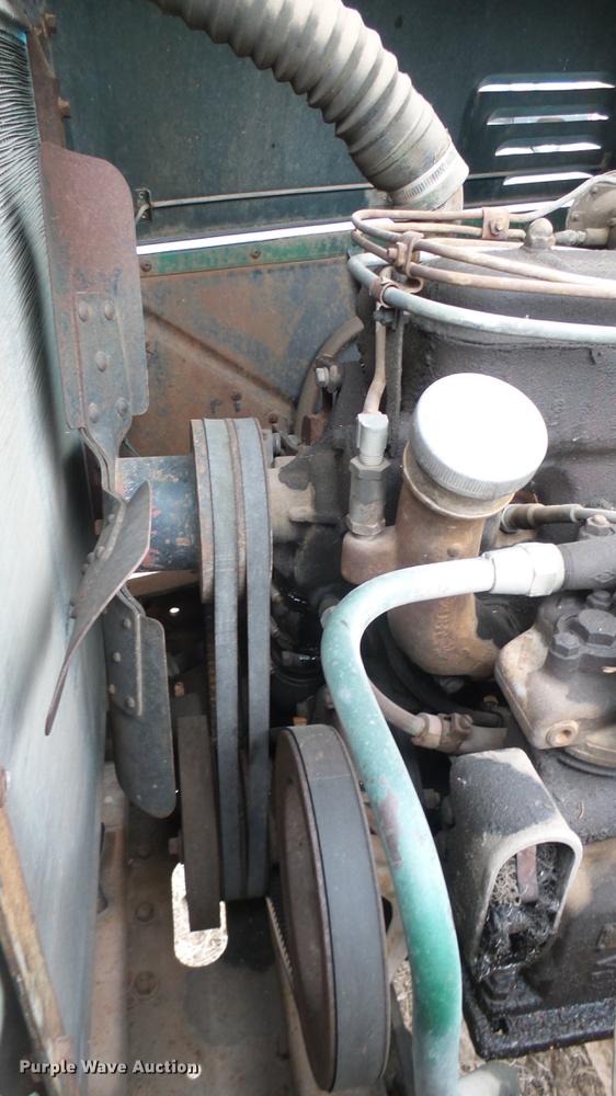 image for item DC1893 1953 International RF192 flatbed truck