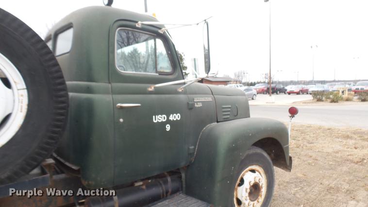 image for item DC1893 1953 International RF192 flatbed truck