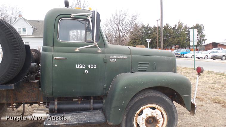 image for item DC1893 1953 International RF192 flatbed truck