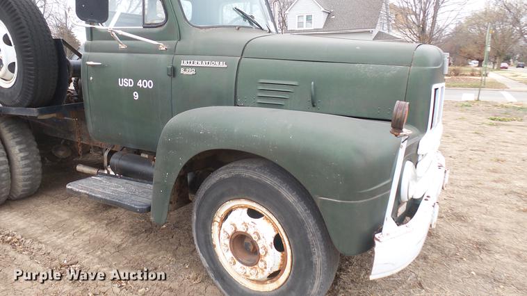 image for item DC1893 1953 International RF192 flatbed truck