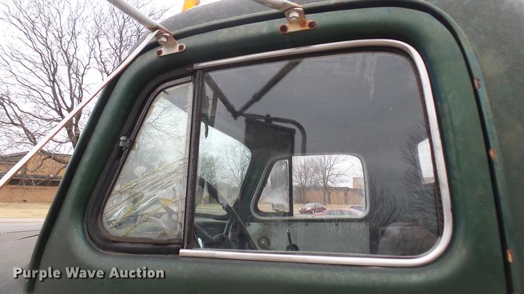 image for item DC1893 1953 International RF192 flatbed truck