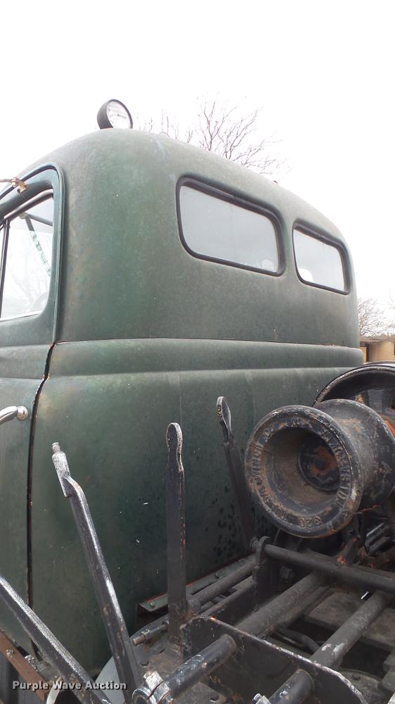 image for item DC1893 1953 International RF192 flatbed truck