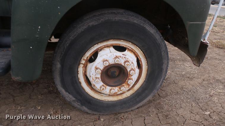 image for item DC1893 1953 International RF192 flatbed truck