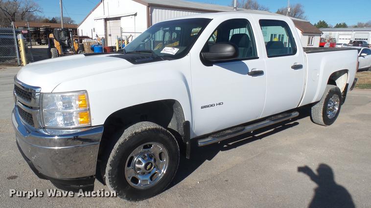 image for item DC1905 2011 Chevrolet Silverado 2500HD LS Crew Cab pickup truck