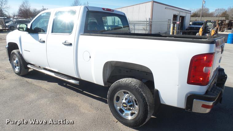 image for item DC1905 2011 Chevrolet Silverado 2500HD LS Crew Cab pickup truck