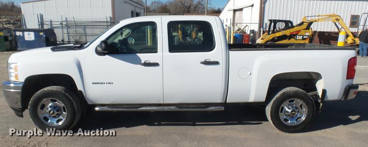image for item DC1905 2011 Chevrolet Silverado 2500HD LS Crew Cab pickup truck