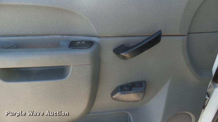 image for item DC1905 2011 Chevrolet Silverado 2500HD LS Crew Cab pickup truck