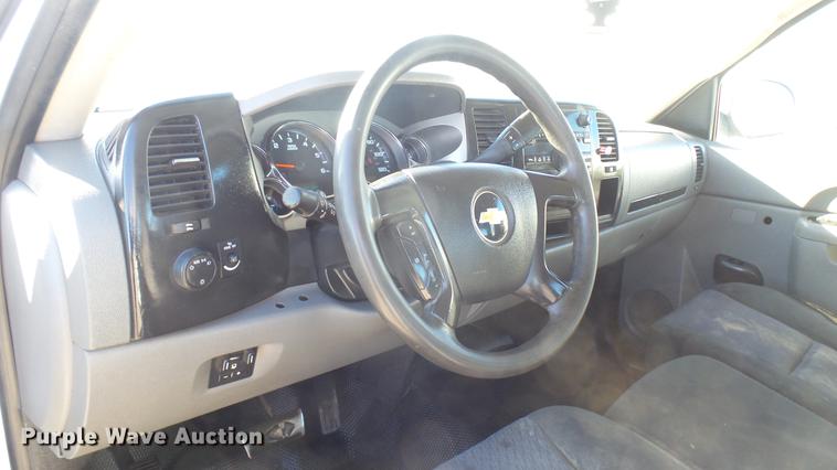 image for item DC1905 2011 Chevrolet Silverado 2500HD LS Crew Cab pickup truck