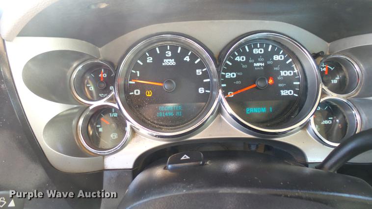 image for item DC1905 2011 Chevrolet Silverado 2500HD LS Crew Cab pickup truck