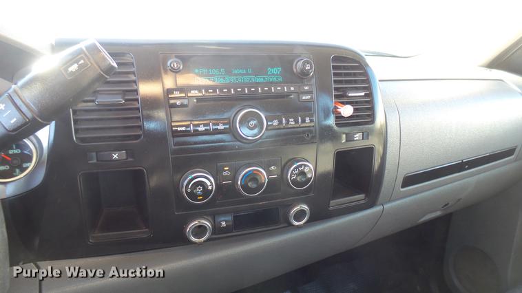 image for item DC1905 2011 Chevrolet Silverado 2500HD LS Crew Cab pickup truck