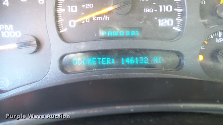 image for item DC1906 2003 Chevrolet Silverado 2500HD Ext. Cab pickup truck