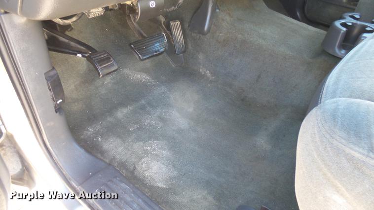 image for item DC1906 2003 Chevrolet Silverado 2500HD Ext. Cab pickup truck