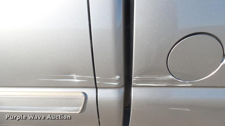 image for item DC1906 2003 Chevrolet Silverado 2500HD Ext. Cab pickup truck