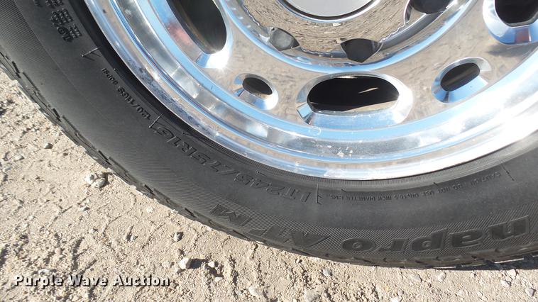 image for item DC1906 2003 Chevrolet Silverado 2500HD Ext. Cab pickup truck