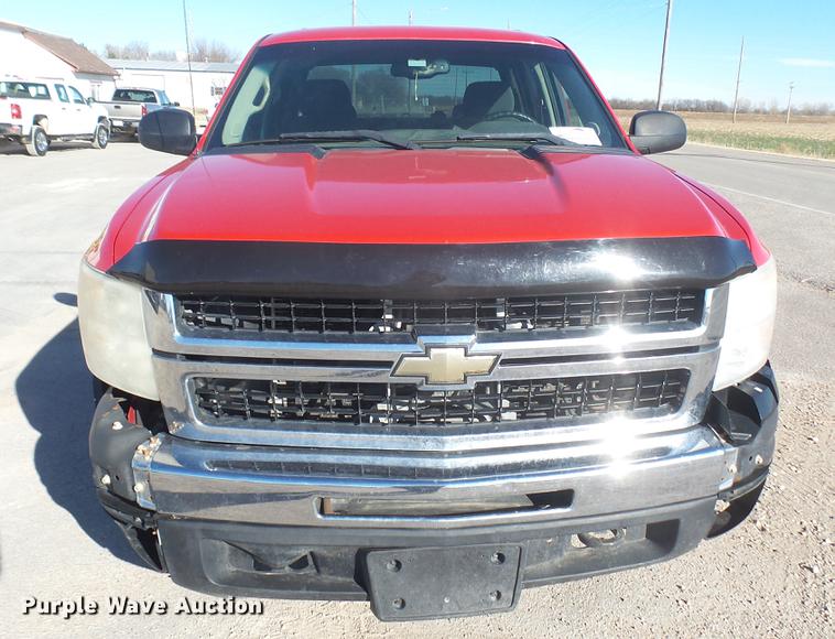 image for item DC1909 2007 Chevrolet Silverado 2500HD Crew Cab pickup truck