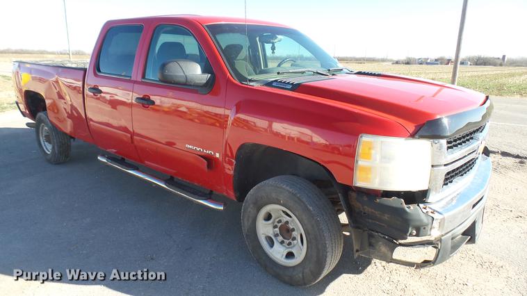 image for item DC1909 2007 Chevrolet Silverado 2500HD Crew Cab pickup truck