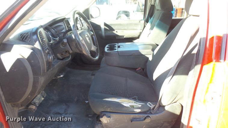 image for item DC1909 2007 Chevrolet Silverado 2500HD Crew Cab pickup truck