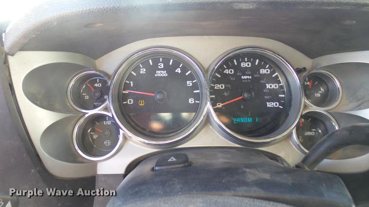 image for item DC1909 2007 Chevrolet Silverado 2500HD Crew Cab pickup truck