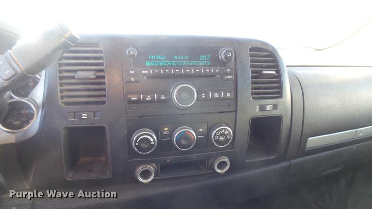 image for item DC1909 2007 Chevrolet Silverado 2500HD Crew Cab pickup truck