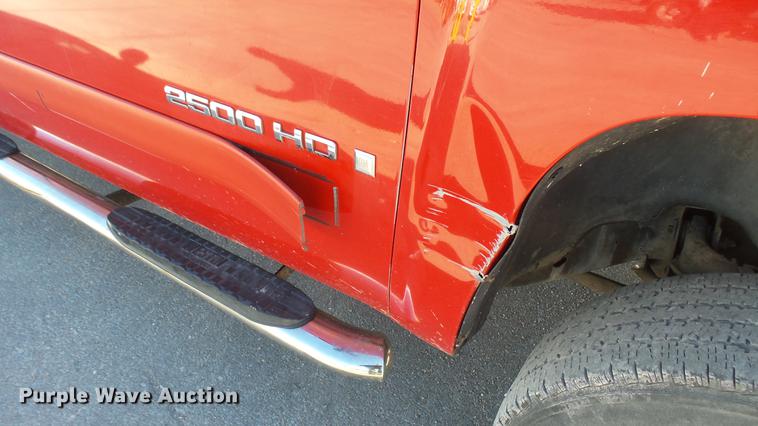 image for item DC1909 2007 Chevrolet Silverado 2500HD Crew Cab pickup truck