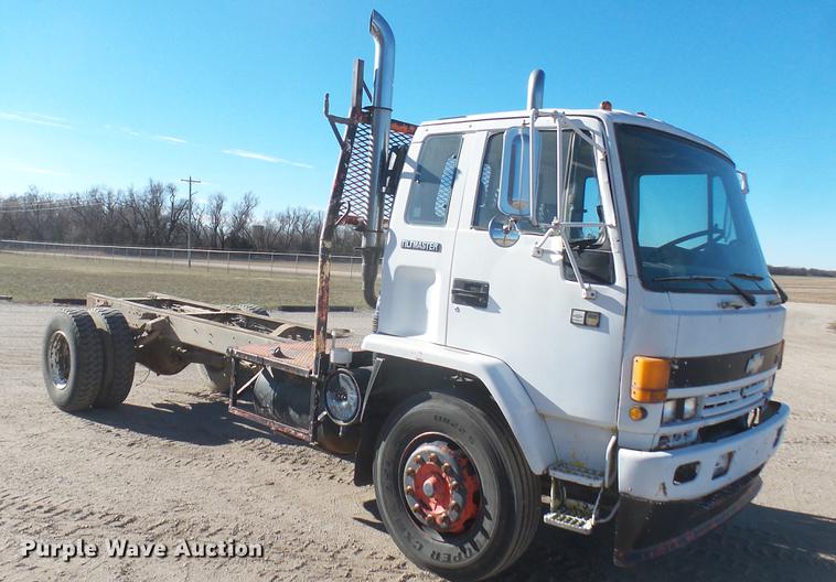 image for item DC1935 1986 Chevrolet 70 truck cab and chassis