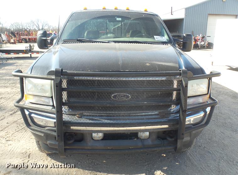 image for item DC1947 2002 Ford F350 Super Duty Crew Cab pickup truck