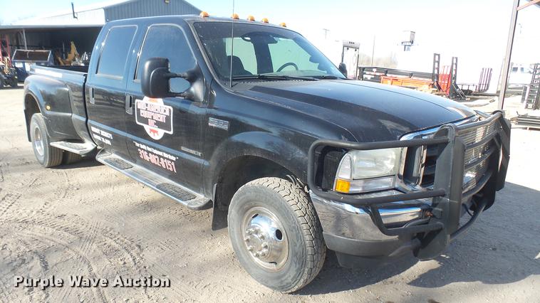 image for item DC1947 2002 Ford F350 Super Duty Crew Cab pickup truck
