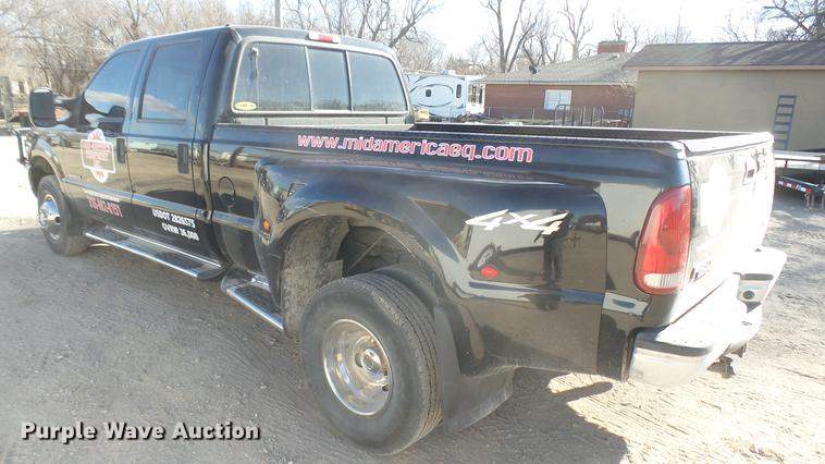 image for item DC1947 2002 Ford F350 Super Duty Crew Cab pickup truck