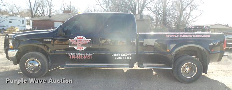 image for item DC1947 2002 Ford F350 Super Duty Crew Cab pickup truck