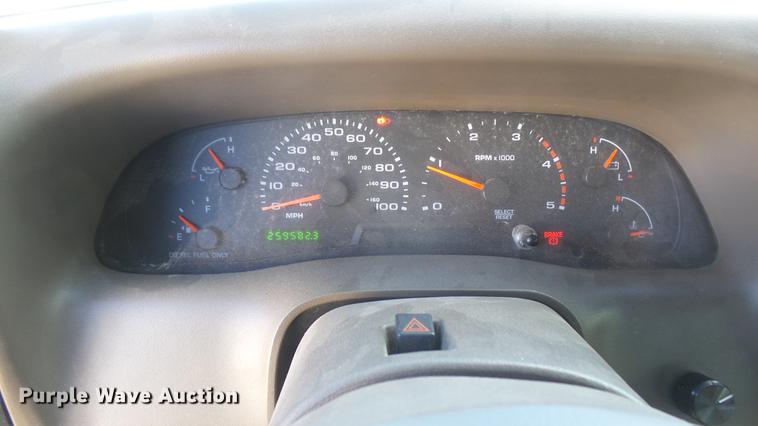 image for item DC1947 2002 Ford F350 Super Duty Crew Cab pickup truck