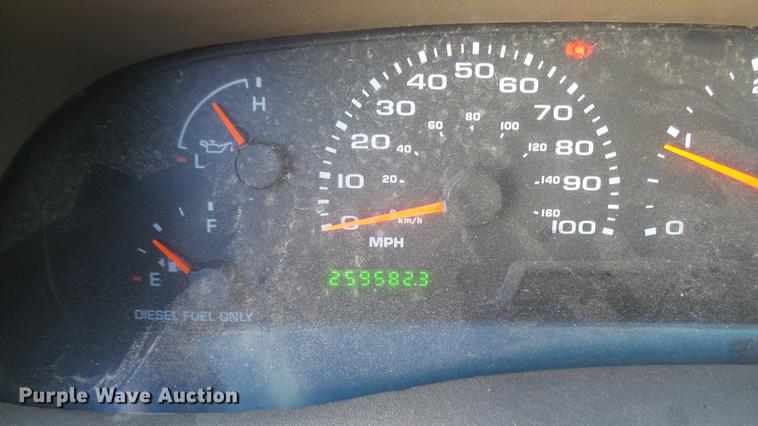 image for item DC1947 2002 Ford F350 Super Duty Crew Cab pickup truck