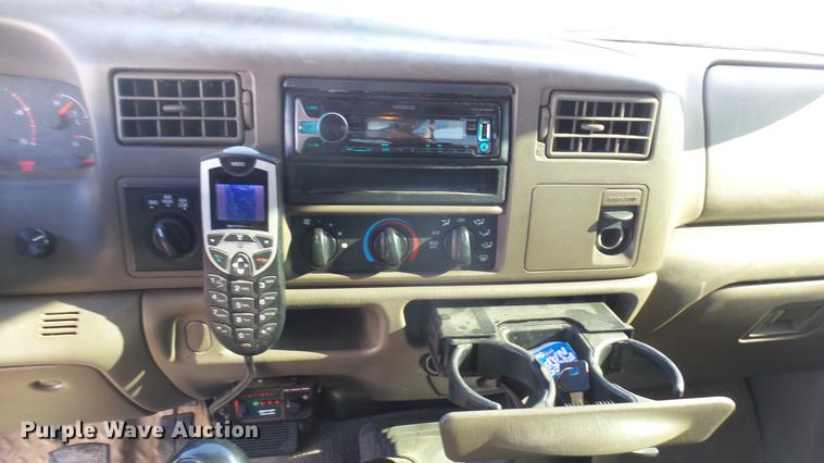 image for item DC1947 2002 Ford F350 Super Duty Crew Cab pickup truck