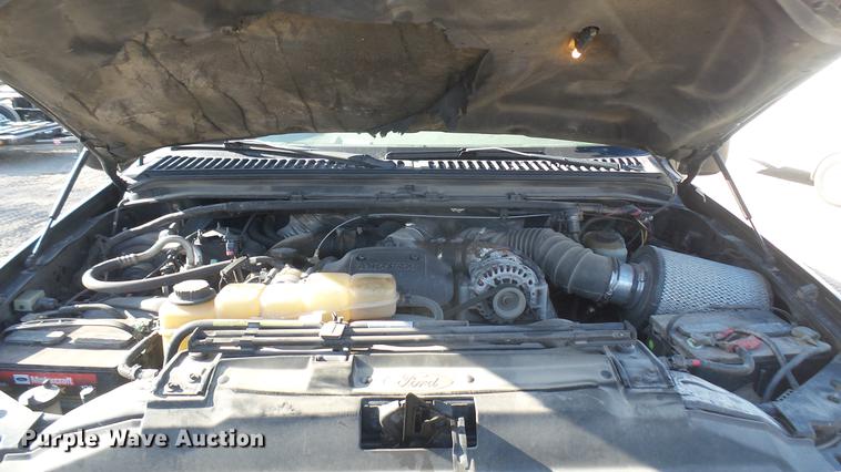 image for item DC1947 2002 Ford F350 Super Duty Crew Cab pickup truck