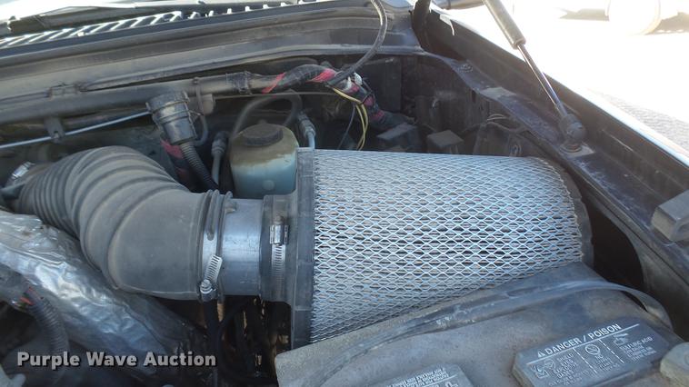 image for item DC1947 2002 Ford F350 Super Duty Crew Cab pickup truck