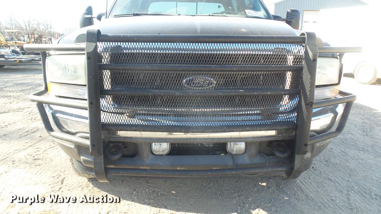 image for item DC1947 2002 Ford F350 Super Duty Crew Cab pickup truck