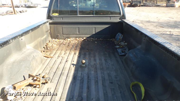 image for item DC1947 2002 Ford F350 Super Duty Crew Cab pickup truck