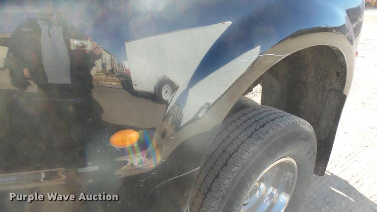 image for item DC1947 2002 Ford F350 Super Duty Crew Cab pickup truck