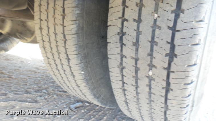 image for item DC1947 2002 Ford F350 Super Duty Crew Cab pickup truck