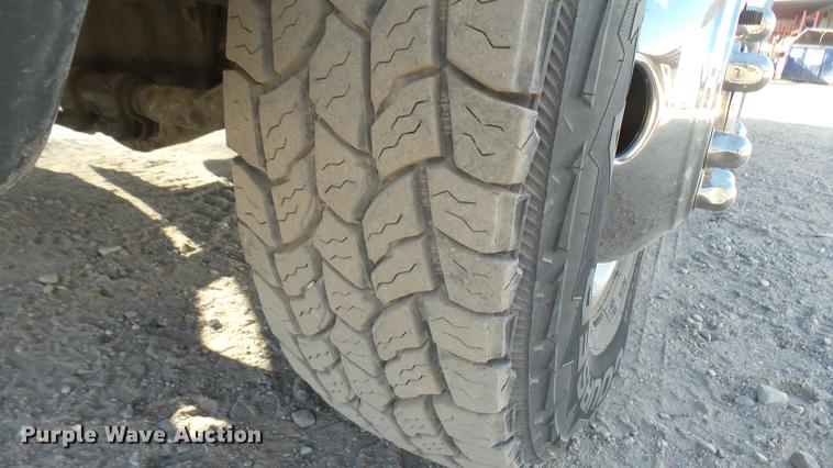 image for item DC1947 2002 Ford F350 Super Duty Crew Cab pickup truck