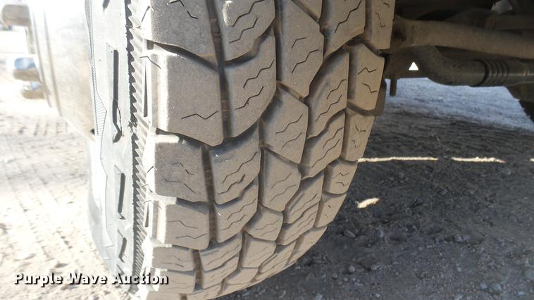 image for item DC1947 2002 Ford F350 Super Duty Crew Cab pickup truck