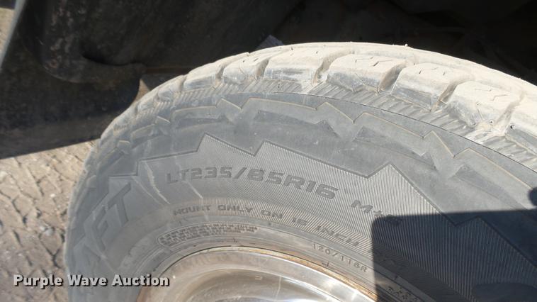 image for item DC1947 2002 Ford F350 Super Duty Crew Cab pickup truck