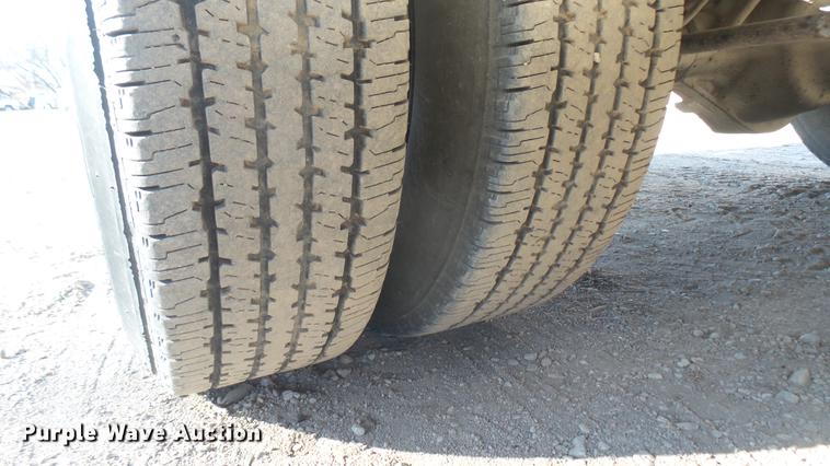 image for item DC1947 2002 Ford F350 Super Duty Crew Cab pickup truck